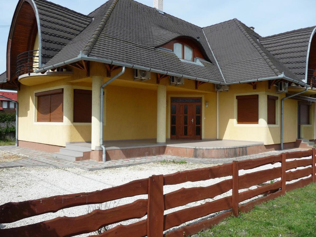 Nadas Tarsashaz Balatonlelle Dış mekan fotoğraf