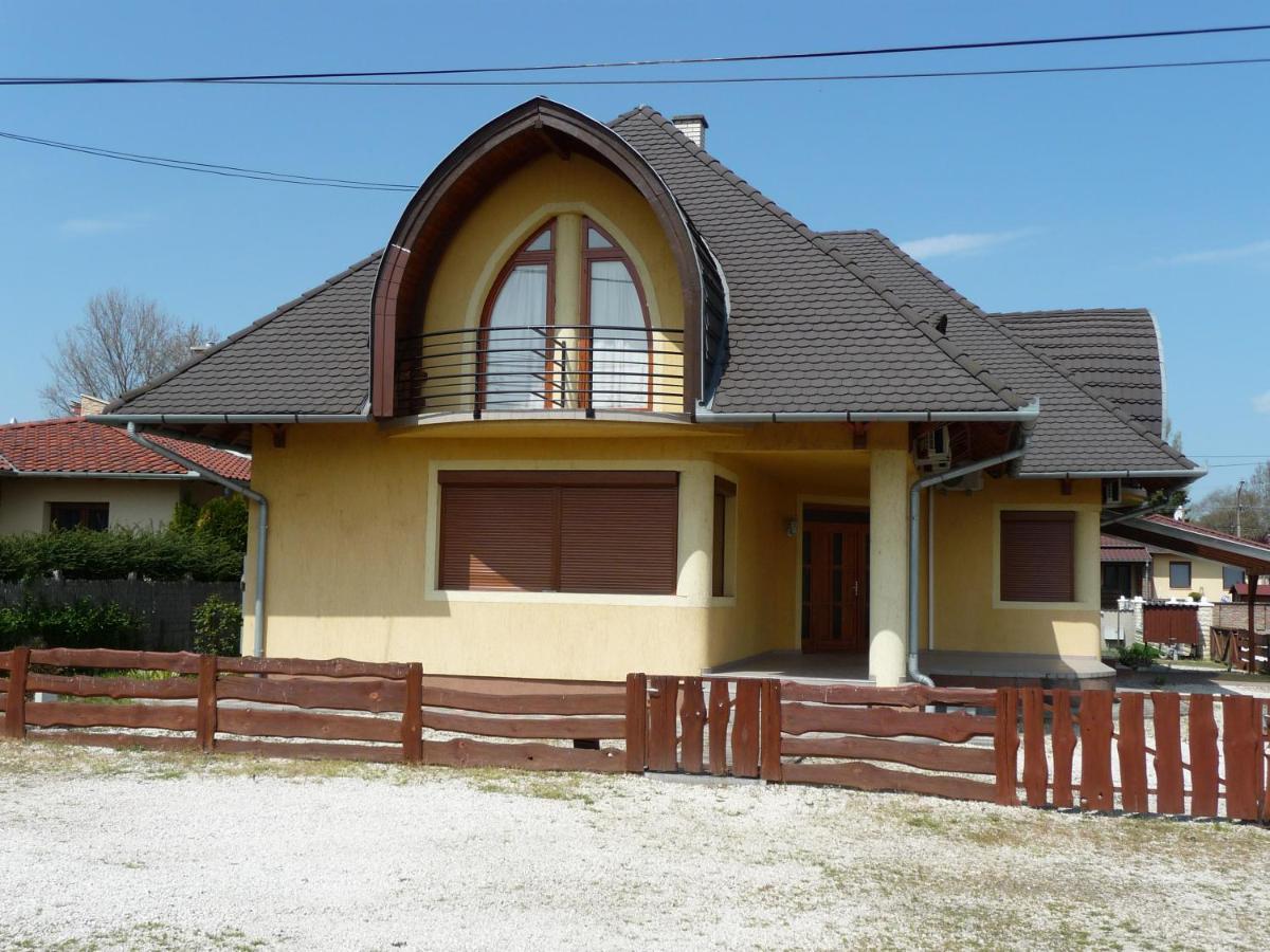 Nadas Tarsashaz Balatonlelle Dış mekan fotoğraf