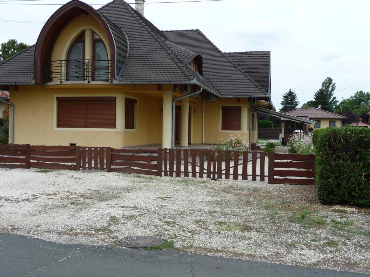 Nadas Tarsashaz Balatonlelle Dış mekan fotoğraf