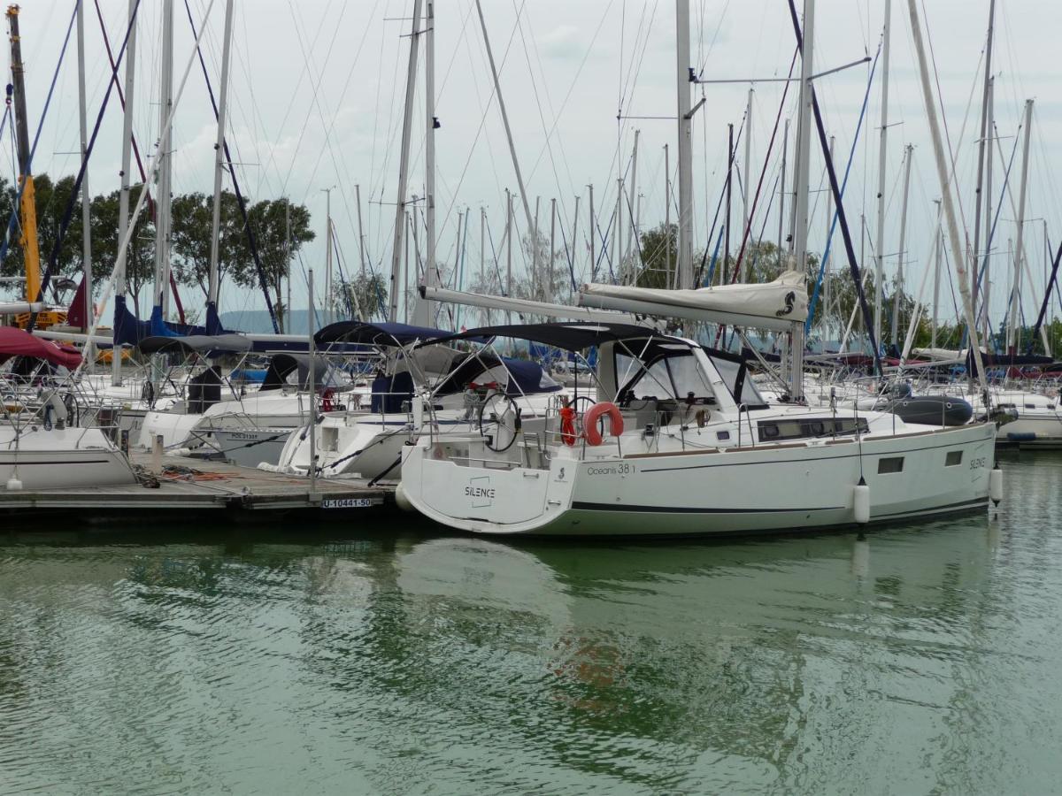 Nadas Tarsashaz Balatonlelle Dış mekan fotoğraf